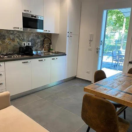 Apartment Luxury Cervia, 4 With 1 Swimming Pool Cervia