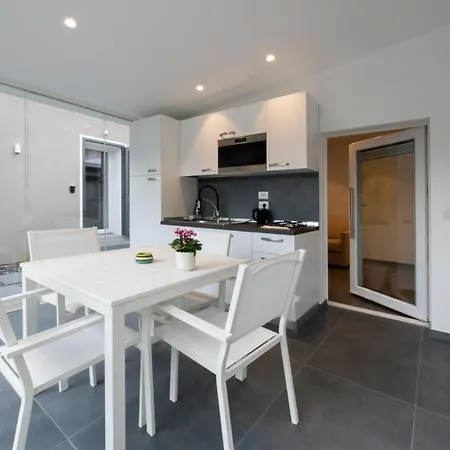 Apartman Luxury Cervia, 4 With 1 Swimming Pool