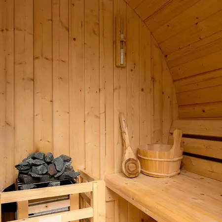 Luxury Cervia, 4 With 1 Swimming Pool Apartment